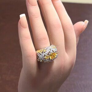 Pretty Ring with a Lemon Colored Stone